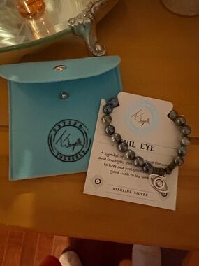 T Jazelle Silver Evil Eye Beaded Bracelet in Gunmetal Gray